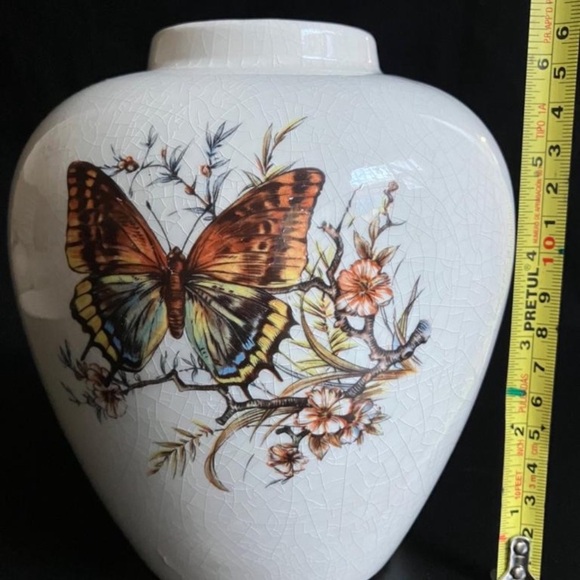 Vintage Treasure Craft Ceramics Butterfly Urn/Vase no Lid - Picture 6 of 6